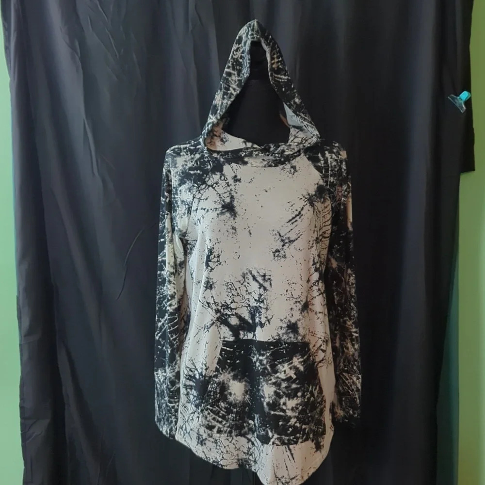 Lularoe Hoodie. Small. EUC